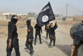 İŞİD 100 nəfəri girov götürüb