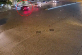    Paytaxtda səhər saatlarında iki avtomobil toqquşdu -    Video       
