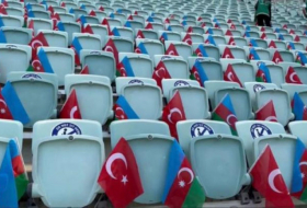    Bakı Olimpiya Stadionu Azərbaycan və Türkiyə bayraqları ilə bəzədilir -    FOTOLAR      